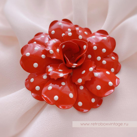 JOAN RIVERS Брошь «Красный цветок в горошек»