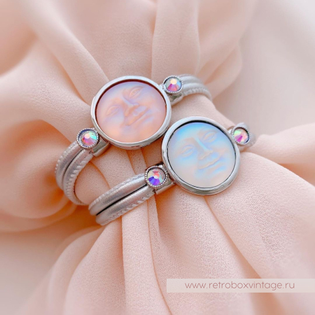 KIRKS FOLLY Браслет «Лунный свет: персиковая в серебре на кожаном ремешке»