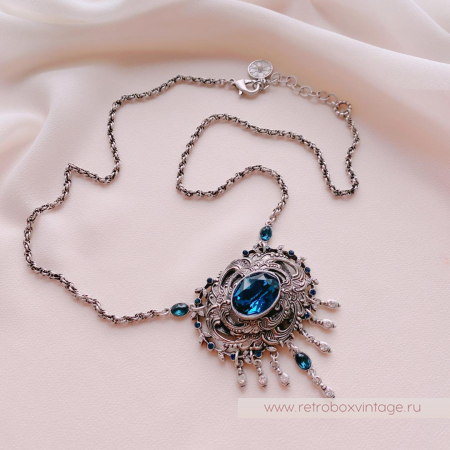 SWEET ROMANCE Ожерелье «Одетта: королевский синий в серебре»