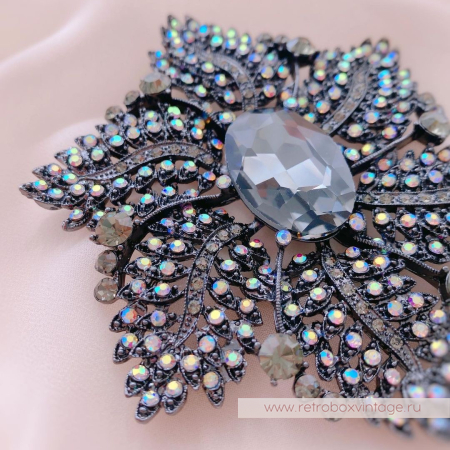 JOAN RIVERS Брошь-кулон "Ночная красавица" дымчатые кристаллы JOAN RIVERS Брошь-кулон "Ночная красавица" дымчатые кристаллы