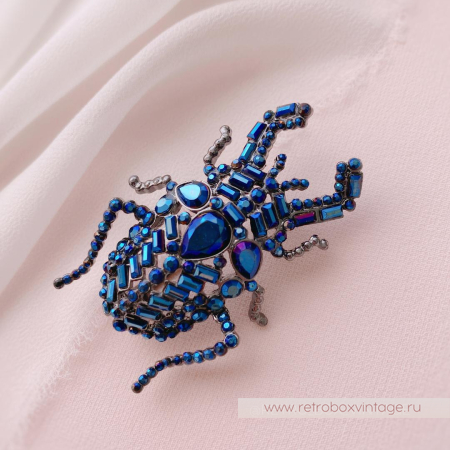 VERA WANG Брошь «Кристальный жук» VERA WANG Брошь «Кристальный жук»