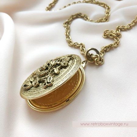 WHITING AND DAVIS Кулон-локет на цепочке «Цветы»