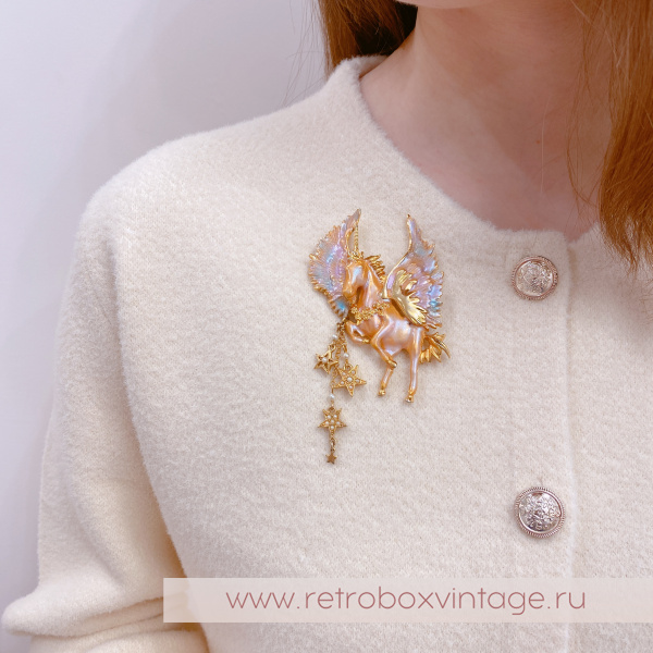 KIRKS FOLLY Брошь "Золотой единорог" с подвесками звездами