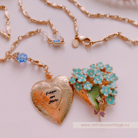 KIRKS FOLLY Кулон-локет на цепочке «Сердце из незабудок со стрекозой»