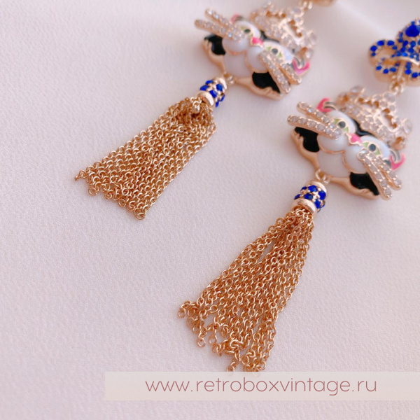 RITZY COUTURE Lunch at The Ritz Серьги «Королева кошек: черная с кисточками»