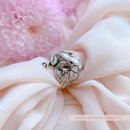 SWEET ROMANCE Кольцо "Лягушка на кувшинке: серебро"