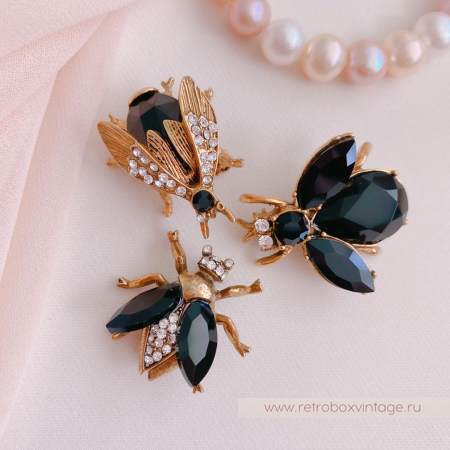 SWEET ROMANCE Трио брошей «Ночные пчелки: черные в золоте» (3 шт) в коробке