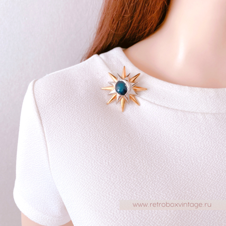 LIZ CLAIBORNE Брошь "Солнце, луна и звезда" LIZ CLAIBORNE Брошь "Солнце, луна и звезда"