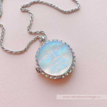 KIRKS FOLLY Кулон-локет на цепочке «Лунный свет: светлая в серебре»