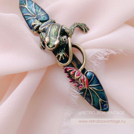 SWEET ROMANCE Заколка-автомат «Лягушка на кувшинке" SWEET ROMANCE Заколка-автомат «Лягушка на кувшинке"