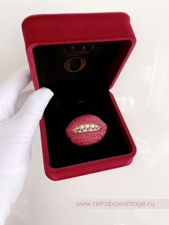 SALVADOR DALI JoiES Брошь-кулон "Рубиновые губы" Музейная коллекция (в бархатном боксе)