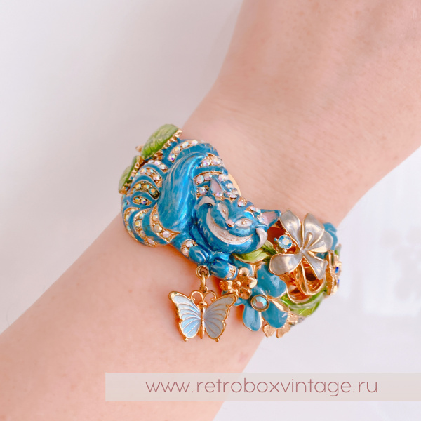 KIRKS FOLLY Браслет-каф "Чеширский кот в саду" эмаль / Коллекция "Алиса в стране чудес"