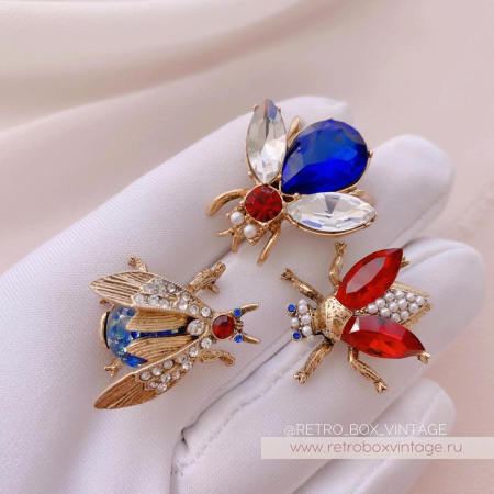 SWEET ROMANCE Две броши «Пчелки полевых цветов: сине-красные в золоте» (СКИДКА!)