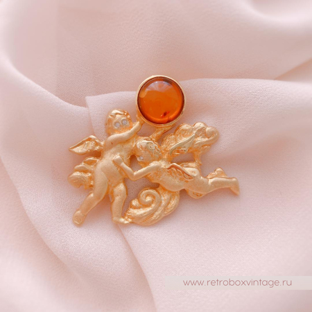 LOUIS STERN Брошь «Купидоны с янтарем»