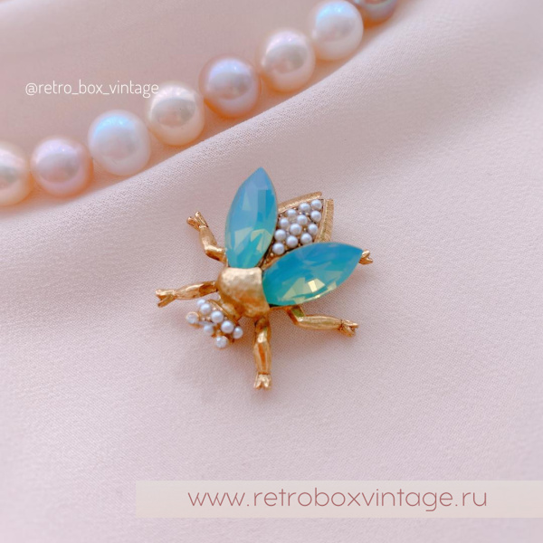 SWEET ROMANCE Трио брошей «Опаловые пчелки: розово-мятные в золоте» (3 шт)