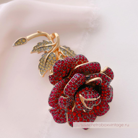 JOAN RIVERS Брошь «Красная роза — королева цветов»