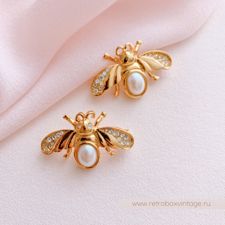 NAPIER Дуэт брошей "Жемчужные пчелки" в парчовом футляре