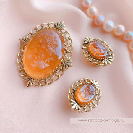 WHITING AND DAVIS Комплект «Медовые камеи» WHITING AND DAVIS Комплект «Медовые камеи»