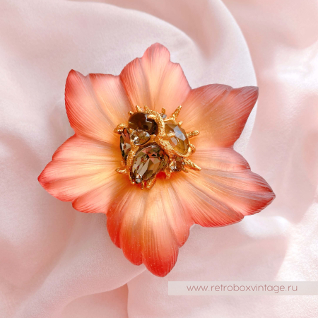 ALEXIS BITTAR Брошь «Пламенный цветок» кристальная сердцевина