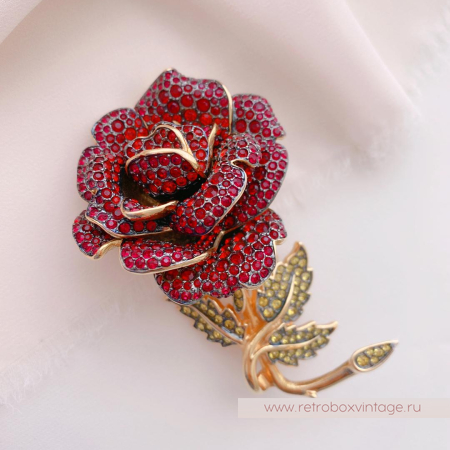 JOAN RIVERS Брошь «Красная роза — королева цветов»