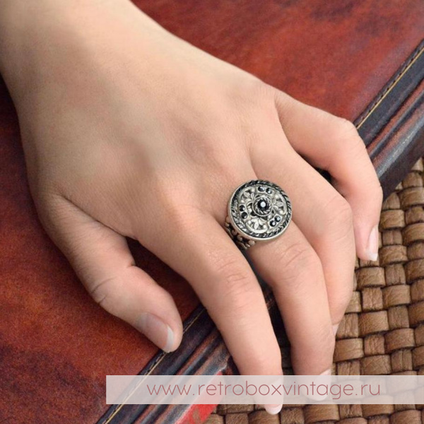 SWEET ROMANCE Кольцо «Медальон»