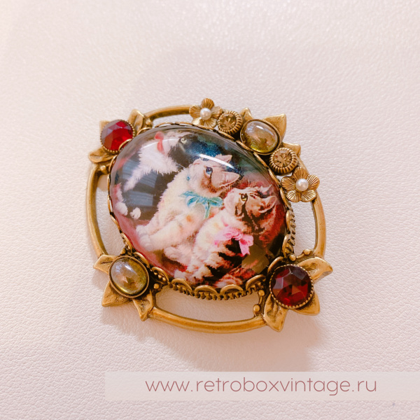 SWEET ROMANCE Брошь «Три милых котенка» (с нюансом)