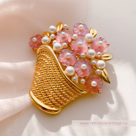 NAPIER Брошь «Корзинка с цветами и жемчужинами» NAPIER Брошь «Корзинка с цветами и жемчужинами»