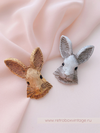 JJ / JONET JEWELRY Брошь «Лунный заяц: серебро»