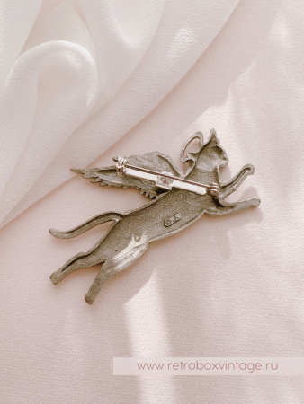 JJ / JONET JEWELRY Брошь «Котик-ангел: серебро»