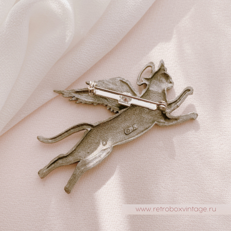 JJ / JONET JEWELRY Брошь «Котик-ангел: серебро»