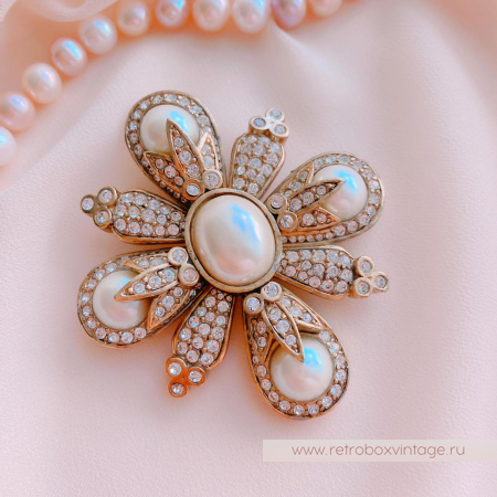 CINER Брошь-кулон «Магия жемчуга» (с нюансами)