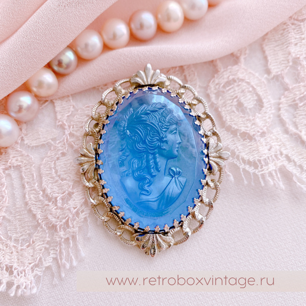 WHITING AND DAVIS Брошь «Голубая камея»