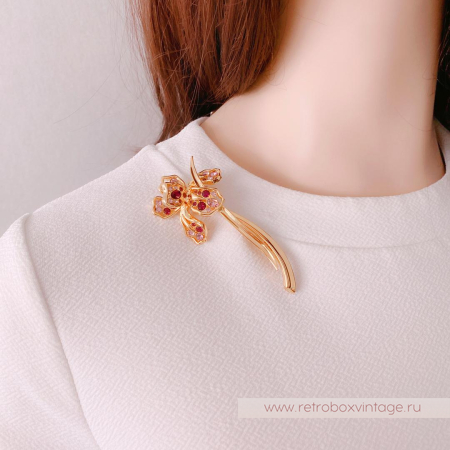 NOLAN MILLER Брошь «Кристальный ирис Тифани» NOLAN MILLER Брошь «Кристальный ирис Тифани»