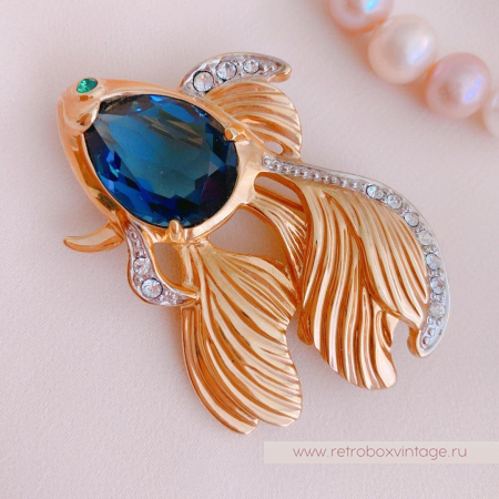 NO NAME Брошь «Золотая рыбка с синим кристаллом» NO NAME Брошь «Золотая рыбка с синим кристаллом»