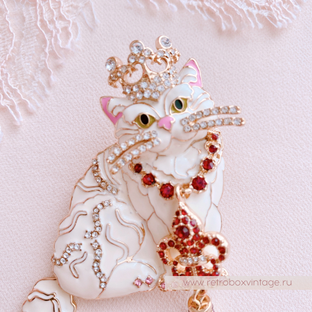 RITZY COUTURE Брошь-кулон «Белая королева кошек: золото»