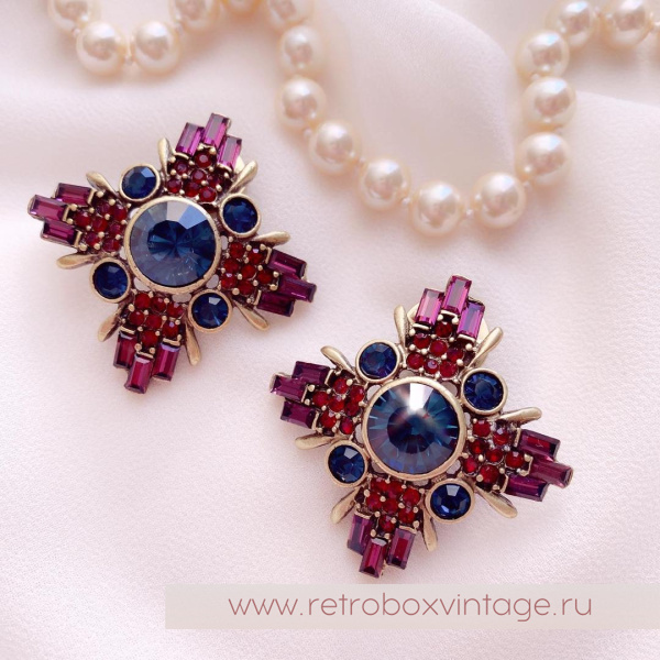 SWEET ROMANCE Брошь-пин «Звезда Андромеды: пурпурный мальтийский крест в бронзе»