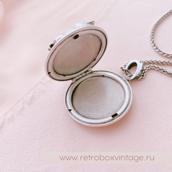 SWEET ROMANCE Кулон-локет на цепочке «Кошечка-мурлыка: серебро»