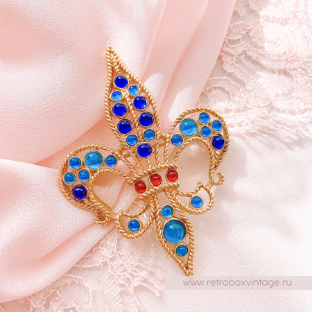 MONET Брошь «Королевский флер де лис» синими кабошонами (в коробке)