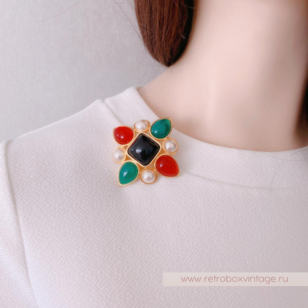 JOAN RIVERS Клипсы «В стиле Шанель: черно-белые»