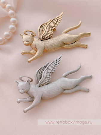 JJ / JONET JEWELRY Брошь «Котик-ангел: серебро»