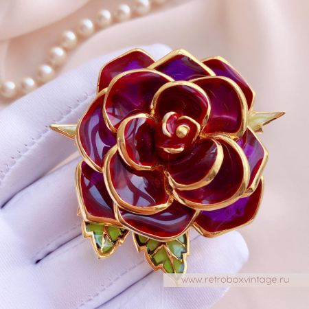 JOAN RIVERS Брошь «Роза-королева цветов»