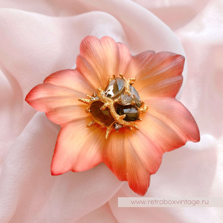 ALEXIS BITTAR Брошь «Пламенный цветок» кристальная сердцевина