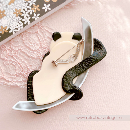 LEA STEIN Брошь «Панда: молочно-черная» черно-оливковый бамбук