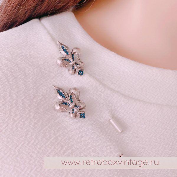 SWEET ROMANCE Брошь-стик «Флер де лис — королевская лилия: бронза»