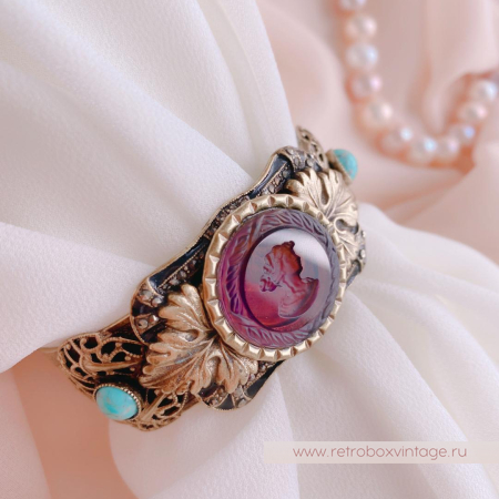 SWEET ROMANCE Браслет-каф с инталией "Богиня Афродита: аметист"