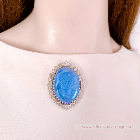 WHITING AND DAVIS Брошь «Голубая камея»