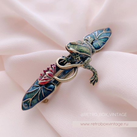 SWEET ROMANCE Заколка-автомат «Лягушка на кувшинке" SWEET ROMANCE Заколка-автомат «Лягушка на кувшинке"
