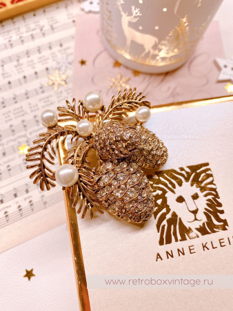 ANNE KLEIN Брошь "Кедровые шишки с жемчужинами" (в оригинальной коробке)