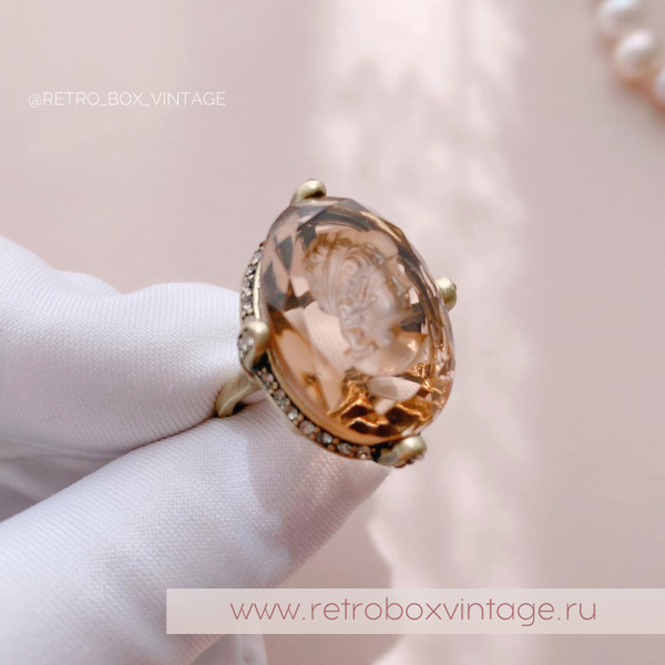 SWEET ROMANCE Кольцо «Богиня с инталией: топаз в бронзе» размер 7