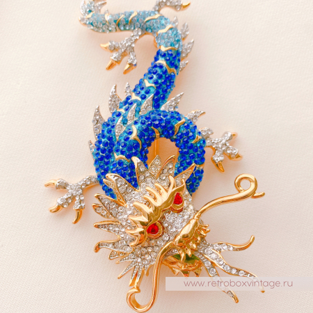 BUTLER AND WILSON Брошь "Синий дракон: сила гармонии"